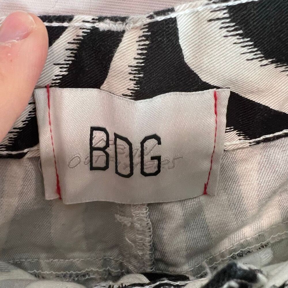 BDG Urban Outfitters Zebra Print Carpenter Pants Size 26 Black White Y2K Streetw - Picture 6 of 7